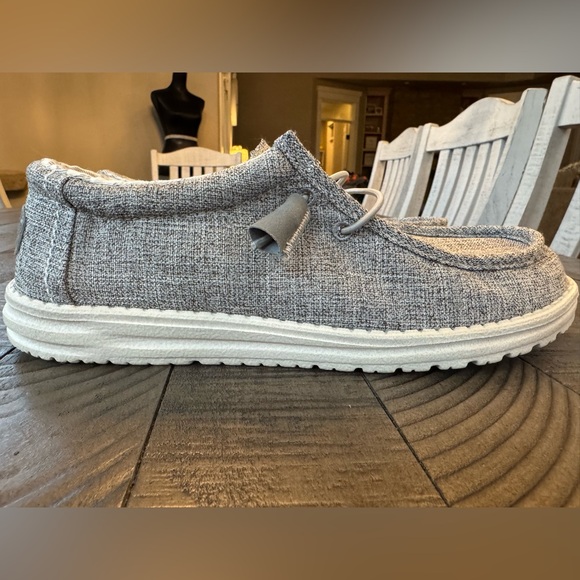 Hey Dude Iron Linen Wally Light Gray Slip-On Loafers Men's Size 9 - Picture 3 of 16